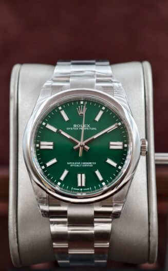 Oyster Perpetual 124300 41mm VSF Green Dial VS3230